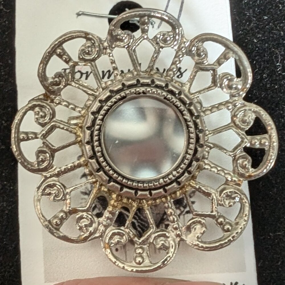 vintage Mother of Pearl filigree broach #11